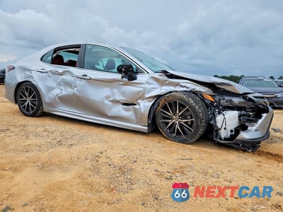 Czwarte zdjęcie samochodu z boku: 2023 TOYOTA CAMRY SE VIN:4T1T11AK2PU747176 - miniatura