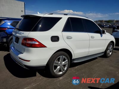 Trzecie zdjęcie samochodu z tyłu: 2015 MERCEDES-BENZ ML 350 VIN:4JGDA5JBXFA618825 - miniatura