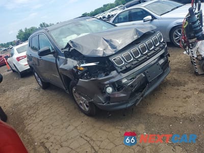 Czwarte zdjęcie samochodu z boku: 2022 JEEP COMPASS LATITUDE VIN:3C4NJDBB1NT232464 - miniatura