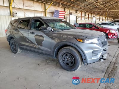 Czwarte zdjęcie samochodu z boku: 2024 FORD EXPLORER POLICE INTERCEPTOR VIN:1FM5K8AC2RGA01805 - miniatura