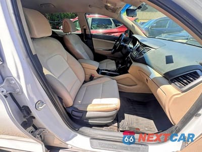 Piąte zdjęcie samochodu w środku: 2017 HYUNDAI TUCSON SPORT VIN:KM8J3CA27HU466795 - miniatura