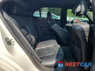Zdjęcie 10 z 12 samochodu: 2010 MERCEDES-BENZ E 63 AMG VIN:WDDHF7HBXAA117067 - miniatura