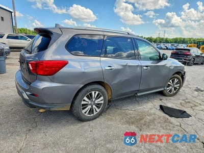 Trzecie zdjęcie samochodu z tyłu: 2019 NISSAN PATHFINDER SV VIN:5N1DR2MN8KC627566 - miniatura