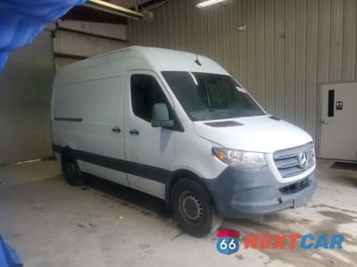 Czwarte zdjęcie samochodu z boku: 2019 MERCEDES-BENZ SPRINTER 2500/3500 VIN:WD4PF0CD5KT015743 - miniatura