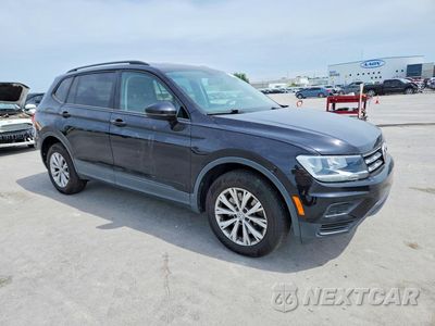 Czwarte zdjęcie samochodu z boku: 2019 VOLKSWAGEN TIGUAN S VIN:3VV1B7AX6KM164566 - miniatura
