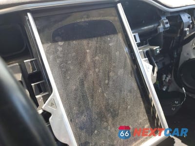 Zdjęcie 9 z 14 samochodu: 2016 TESLA MODEL S VIN:5YJSA1E40GF134171 - miniatura