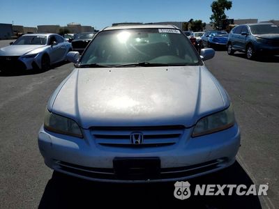Piąte zdjęcie samochodu w środku: 2002 HONDA ACCORD VIN:1HGCG66822A016207 - miniatura