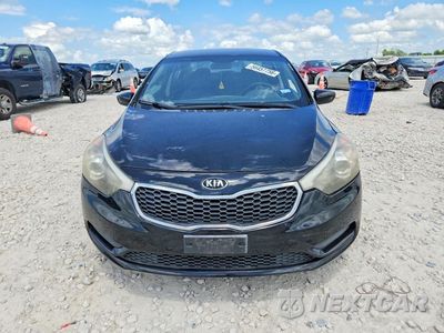 Piąte zdjęcie samochodu w środku: 2016 KIA FORTE LX VIN:KNAFK4A66G5554300 - miniatura