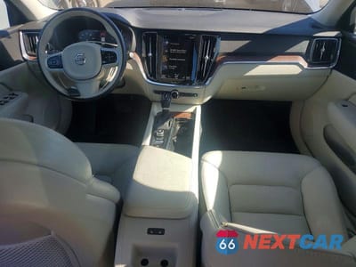 Zdjęcie 8 z 12 samochodu: 2021 VOLVO S60 T6 MOMENTUM VIN:7JRA22TKXMG080302 - miniatura