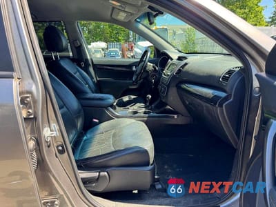 Zdjęcie 7 z 12 samochodu: 2015 KIA SORENTO LX VIN:5XYKTCA67FG652623 - miniatura