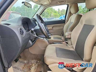 Zdjęcie 7 z 13 samochodu: 2010 JEEP PATRIOT SPORT VIN:1J4NF1GB6AD675454 - miniatura