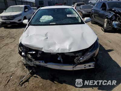 Piąte zdjęcie samochodu w środku: 2021 TOYOTA COROLLA LE VIN:JTDEPMAE0MJ117242 - miniatura