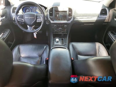 Zdjęcie 8 z 12 samochodu: 2019 CHRYSLER 300 TOURING VIN:2C3CCAAG3KH547952 - miniatura
