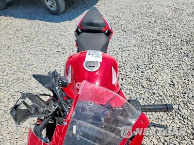 Piąte zdjęcie samochodu w środku: 2025 HONDA CBR500 RA VIN:MLHPC7052S5101652 - miniatura