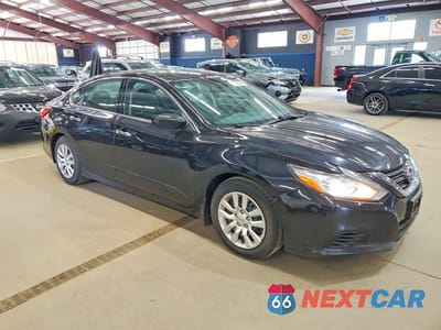 Czwarte zdjęcie samochodu z boku: 2016 NISSAN ALTIMA 2.5 S VIN:1N4AL3AP2GC215970 - miniatura