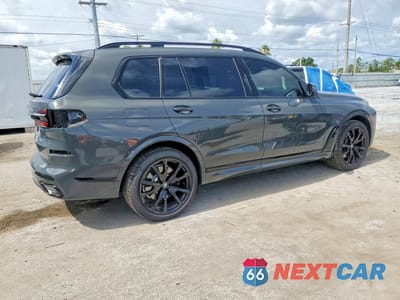 Trzecie zdjęcie samochodu z tyłu: 2026 BMW X7 XDRIVE40I VIN:5UX23EM06T9374702 - miniatura