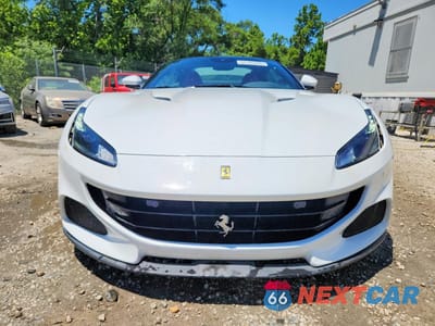 Piąte zdjęcie samochodu w środku: 2023 FERRARI PORTOFINO M VIN:ZFF02RPAXP0288876 - miniatura