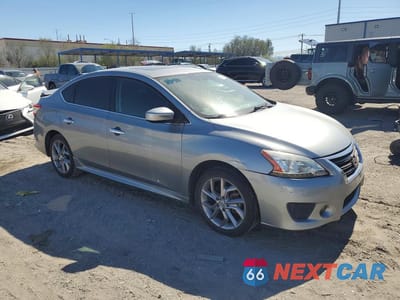 Czwarte zdjęcie samochodu z boku: 2014 NISSAN SENTRA SR VIN:3N1AB7AP3EY271931 - miniatura