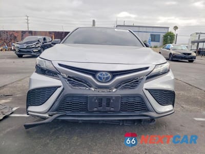 Piąte zdjęcie samochodu w środku: 2022 TOYOTA CAMRY HYBRID SE NIGHTSHADE VIN:4T1G31AK4NU039276 - miniatura