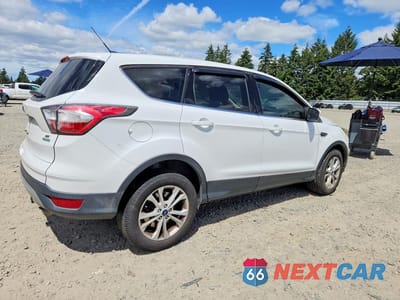 Trzecie zdjęcie samochodu z tyłu: 2017 FORD ESCAPE SE VIN:1FMCU0G99HUB04735 - miniatura