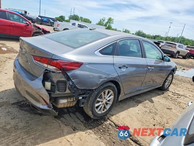 Trzecie zdjęcie samochodu z tyłu: 2019 HYUNDAI SONATA SE VIN:5NPE24AF3KH762092 - miniatura