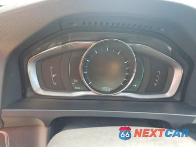 Zdjęcie 9 z 12 samochodu: 2014 VOLVO S60 T5 VIN:YV1612FS7E2298113 - miniatura