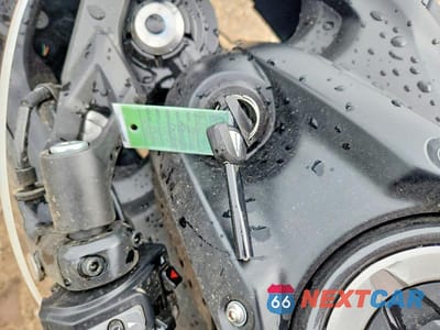 Zdjęcie 8 z 9 samochodu: 2026 KAWASAKI EX650 R VIN:ML5EXER18TDAH3312 - miniatura