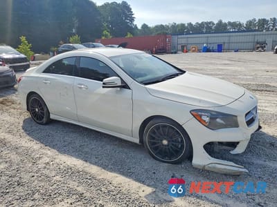 Czwarte zdjęcie samochodu z boku: 2015 MERCEDES-BENZ CLA 250 VIN:WDDSJ4EB2FN182695 - miniatura