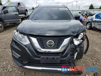 Piąte zdjęcie samochodu w środku: 2020 NISSAN ROGUE SV VIN:JN8AT2MV9LW136131 - miniatura
