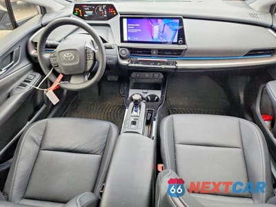 Zdjęcie 8 z 13 samochodu: 2023 TOYOTA PRIUS XLE VIN:JTDADABU1P3004839 - miniatura