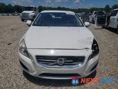 Piąte zdjęcie samochodu w środku: 2013 VOLVO S60 T5 VIN:YV1612FS2D2183496 - miniatura