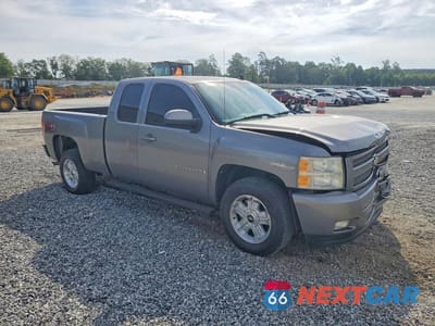 Czwarte zdjęcie samochodu z boku: 2009 CHEVROLET SILVERADO K1500 LT VIN:1GCEK29019Z223977 - miniatura