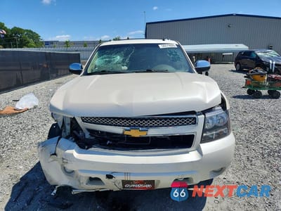 Piąte zdjęcie samochodu w środku: 2013 CHEVROLET SUBURBAN K1500 LTZ VIN:1GNSKKE7XDR170587 - miniatura