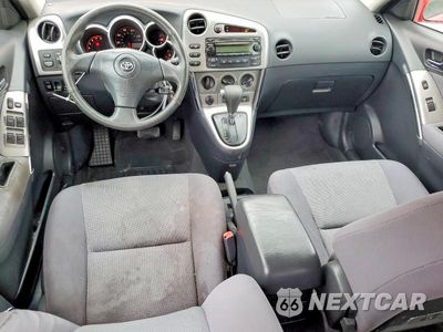 Zdjęcie 8 z 13 samochodu: 2006 TOYOTA COROLLA MATRIX XR VIN:2T1KR32E06C556493 - miniatura