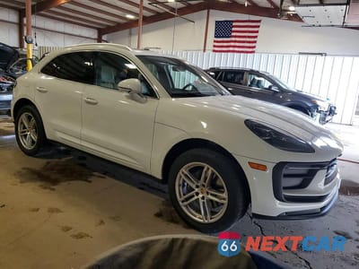 Czwarte zdjęcie samochodu z boku: 2023 PORSCHE MACAN BASE VIN:WP1AA2A51PLB20937 - miniatura