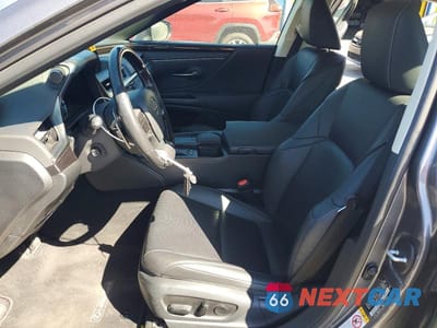 Zdjęcie 7 z 12 samochodu: 2019 LEXUS ES 300H VIN:JTHB21B16K2040152 - miniatura