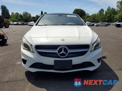 Piąte zdjęcie samochodu w środku: 2014 MERCEDES-BENZ CLA 250 VIN:WDDSJ4EB0EN026086 - miniatura