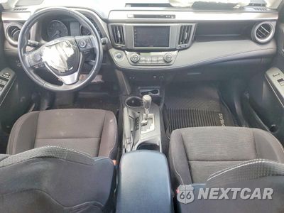 Zdjęcie 8 z 13 samochodu: 2018 TOYOTA RAV4 XLE VIN:JTMRFREV4JD230214 - miniatura