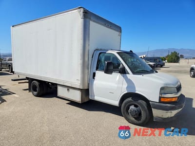 Czwarte zdjęcie samochodu z boku: 2020 CHEVROLET EXPRESS G3500 VIN:1HA3GTCG5LN001649 - miniatura
