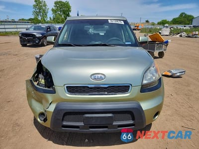 Piąte zdjęcie samochodu w środku: 2010 KIA SOUL + VIN:KNDJT2A20A7178359 - miniatura