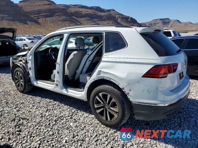 Drugie zdjęcie samochodu z przodu: 2024 VOLKSWAGEN TIGUAN SE R-LINE BLACK VIN:3VVFB7AX1RM181680 - miniatura
