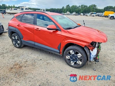 Czwarte zdjęcie samochodu z boku: 2024 HYUNDAI KONA SEL VIN:KM8HB3AB3RU118298 - miniatura