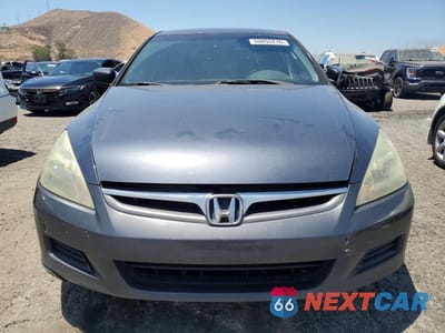 Piąte zdjęcie samochodu w środku: 2007 HONDA ACCORD LX VIN:1HGCM56487A167463 - miniatura