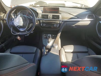 Zdjęcie 8 z 12 samochodu: 2018 BMW 330 XI VIN:WBA8D9C53JEB35190 - miniatura