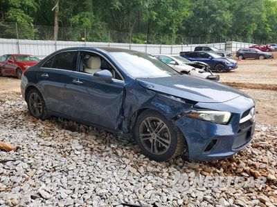 Czwarte zdjęcie samochodu z boku: 2020 MERCEDES-BENZ A 220 4MATIC VIN:W1K3G4FB8LJ230589 - miniatura