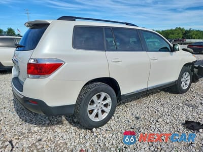 Trzecie zdjęcie samochodu z tyłu: 2013 TOYOTA HIGHLANDER SE VIN:5TDBK3EH8DS189695 - miniatura