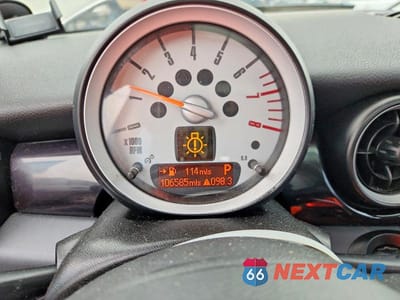 Zdjęcie 9 z 12 samochodu: 2007 MINI COOPER S VIN:WMWMF73517TV31343 - miniatura