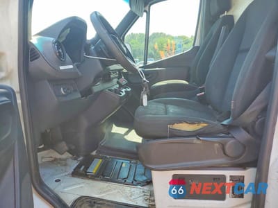 Zdjęcie 7 z 13 samochodu: 2019 MERCEDES-BENZ SPRINTER 2500/3500 VIN:WD3PF0CD5KP024178 - miniatura