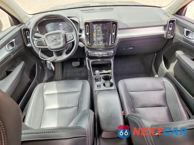 Zdjęcie 8 z 13 samochodu: 2021 VOLVO XC40 T5 MOMENTUM VIN:YV4162UK2M2407030 - miniatura