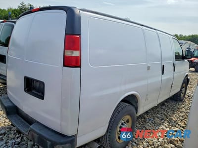 Trzecie zdjęcie samochodu z tyłu: 2015 CHEVROLET EXPRESS G2500 VIN:1GCWGFCFXF1167896 - miniatura